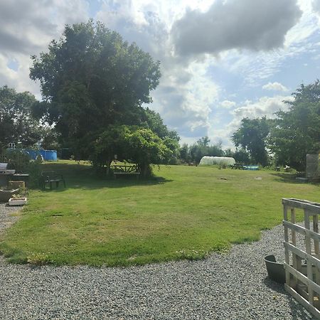 Wisteria House Bed & Breakfast Chanteloup  ภายนอก รูปภาพ