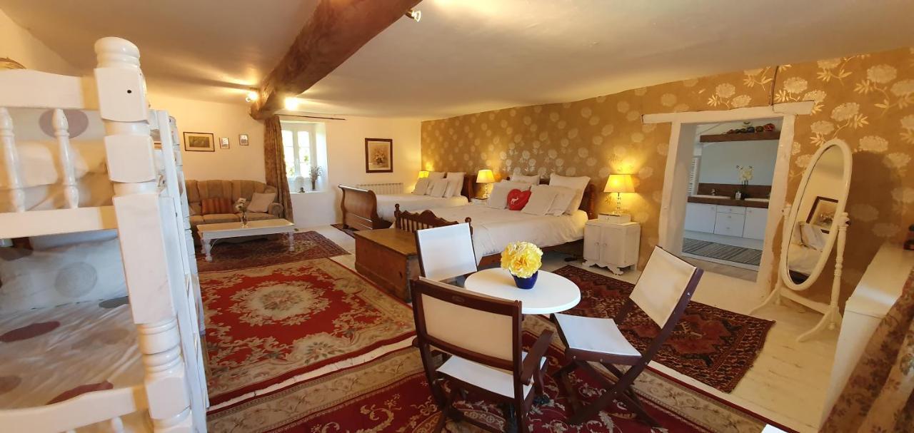Wisteria House Bed & Breakfast Chanteloup  ภายนอก รูปภาพ