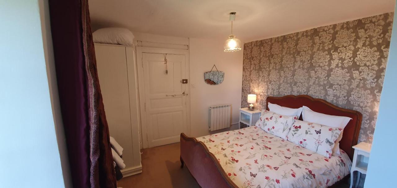 Wisteria House Bed & Breakfast Chanteloup  ภายนอก รูปภาพ