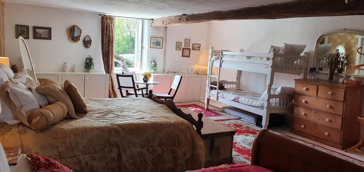 Wisteria House Bed & Breakfast Chanteloup  ภายนอก รูปภาพ