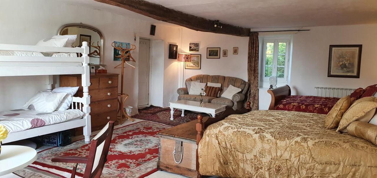 Wisteria House Bed & Breakfast Chanteloup  ภายนอก รูปภาพ