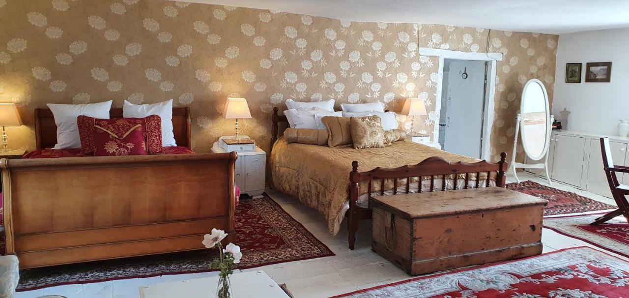 Wisteria House Bed & Breakfast Chanteloup  ภายนอก รูปภาพ