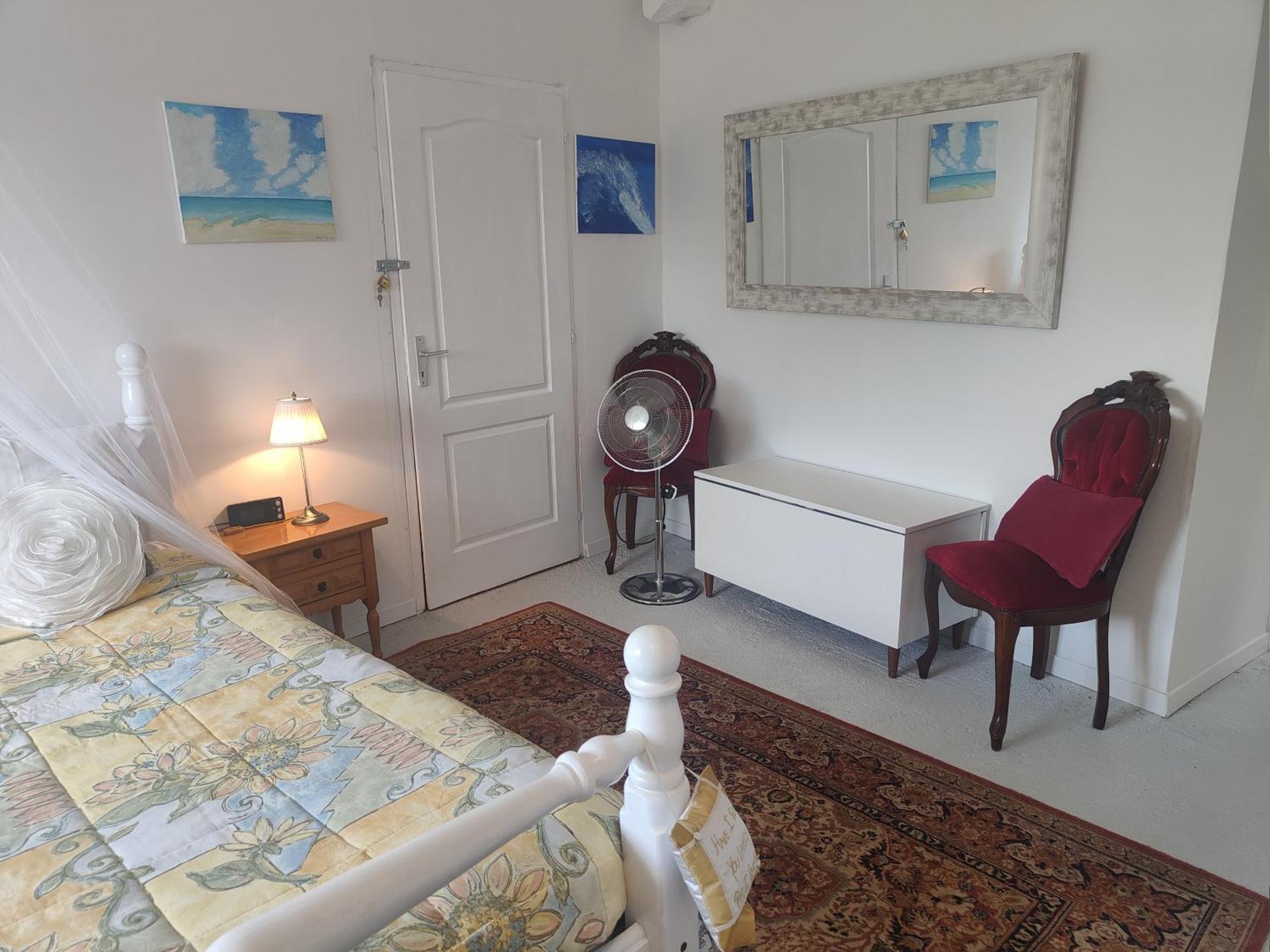 Wisteria House Bed & Breakfast Chanteloup  ภายนอก รูปภาพ
