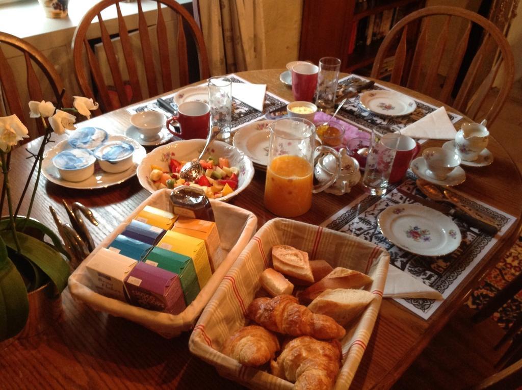 Wisteria House Bed & Breakfast Chanteloup  ภายนอก รูปภาพ