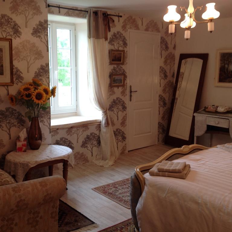 Wisteria House Bed & Breakfast Chanteloup  ภายนอก รูปภาพ
