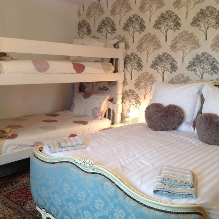 Wisteria House Bed & Breakfast Chanteloup  ภายนอก รูปภาพ