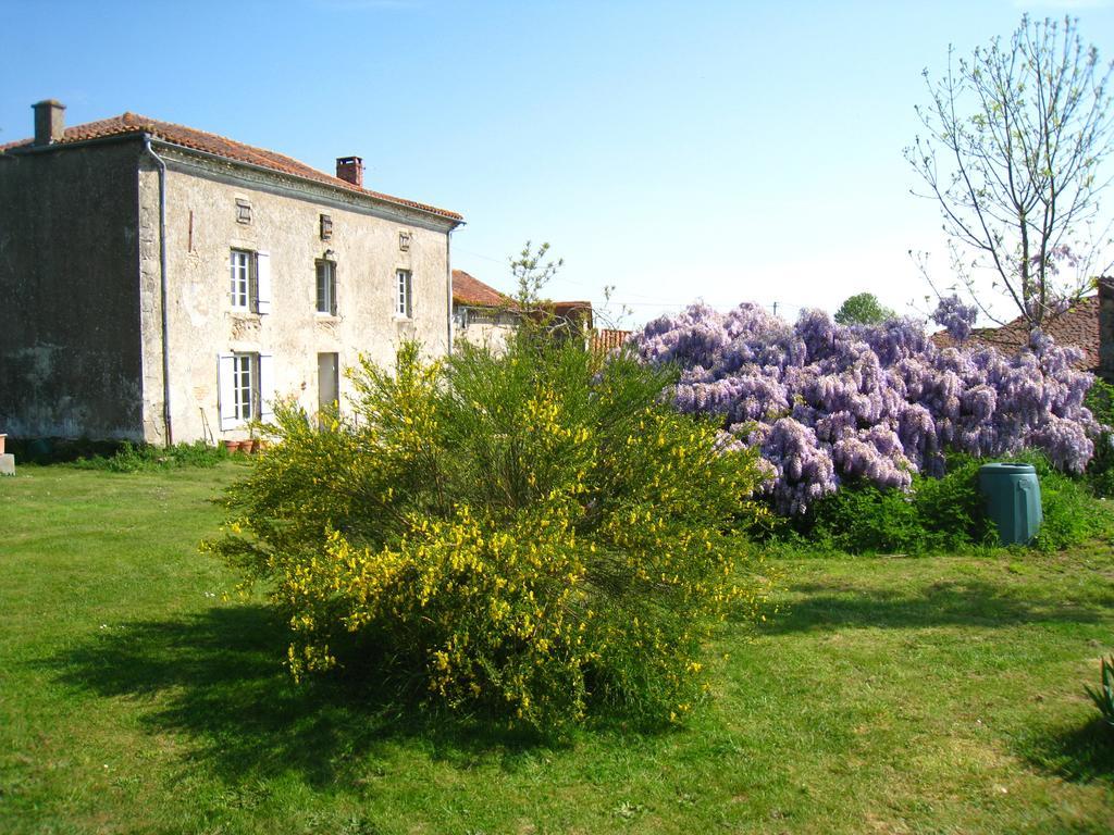 Wisteria House Bed & Breakfast Chanteloup  ภายนอก รูปภาพ